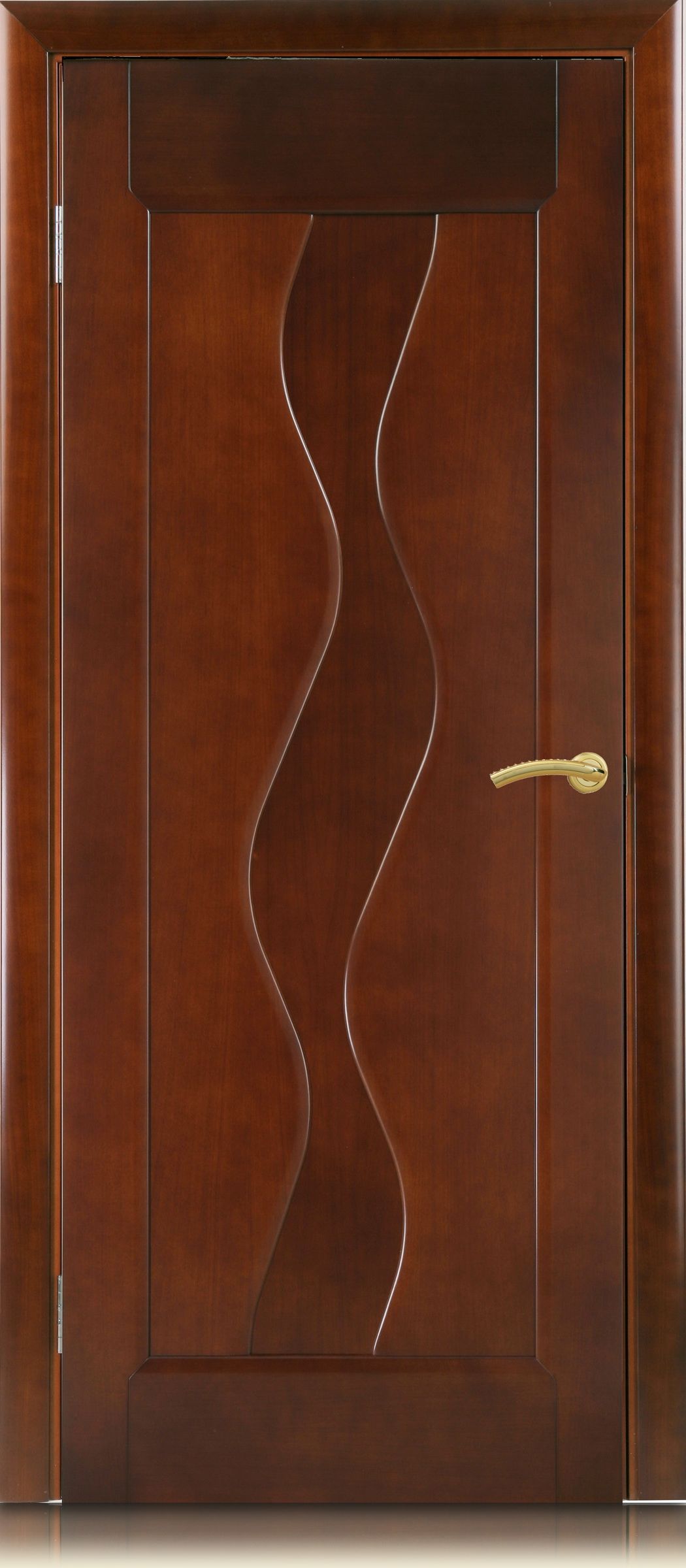 Beautiful wooden door – the perfect complement of the interior!