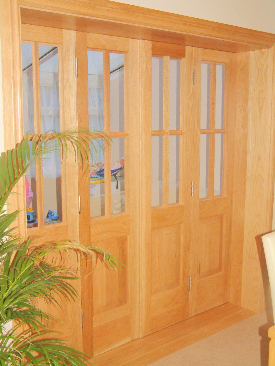 Folding interior door wood