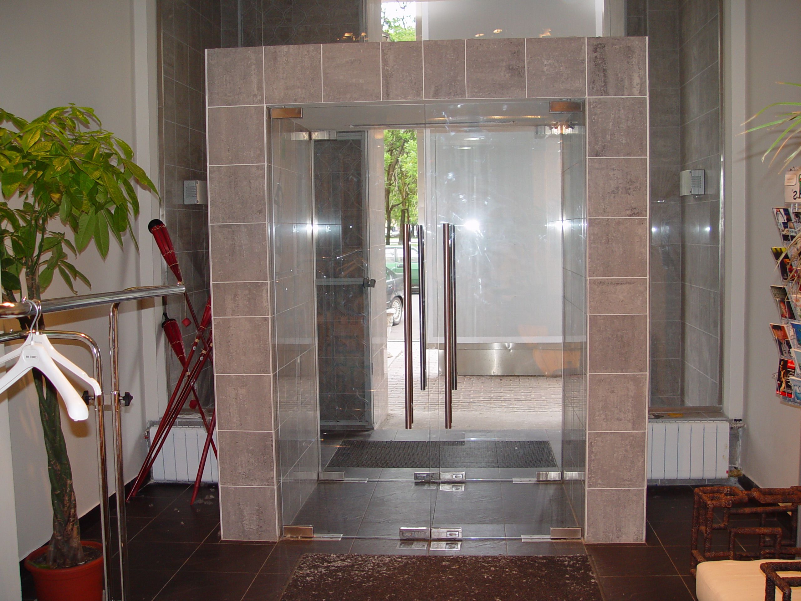 Double entrance glass doors