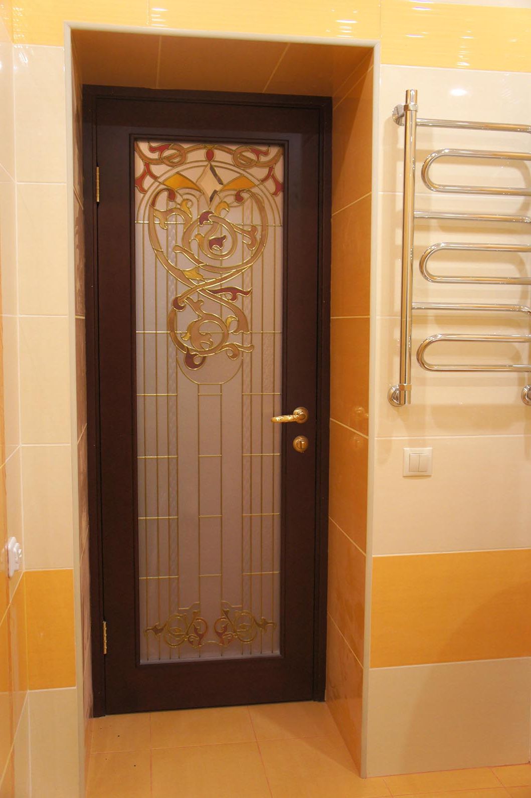 Plastic door with a large stained glass for bathroom