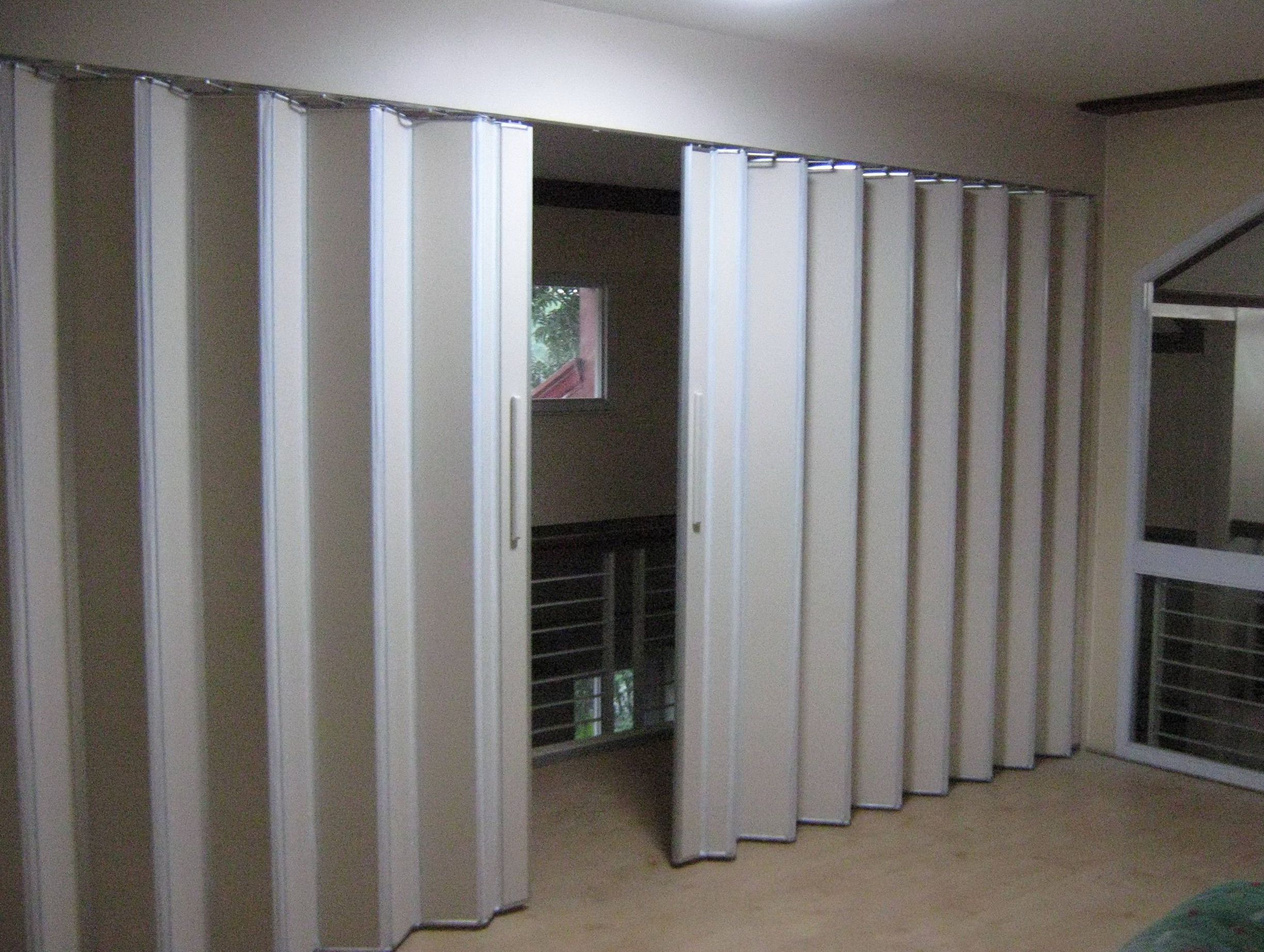 Vinyl folding interior doors