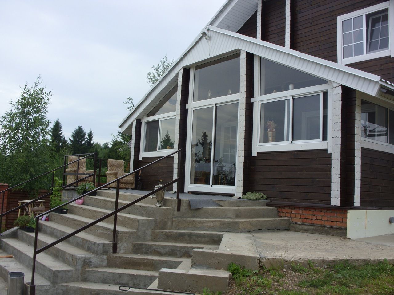 Entrance aluminium door with glass for villas