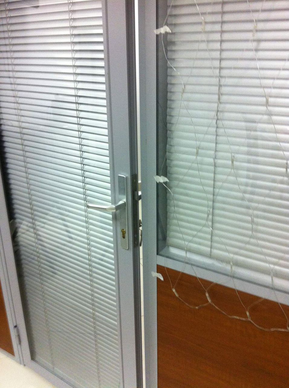 Office aluminium doors with glass and blinds