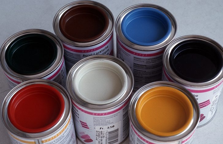 Acrylic paint for wood 728x471 - How to paint a door with your own hands