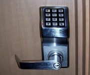 Keyless door lock
