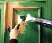 Removing paint from the wooden door