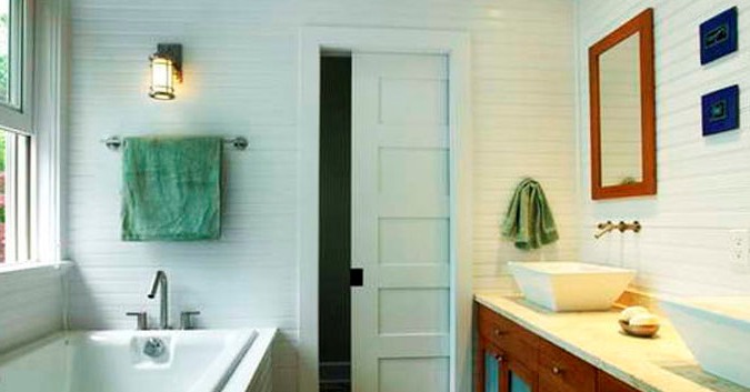 Sliding white door to the bathroom - Choosing doors for the bathroom and toilet