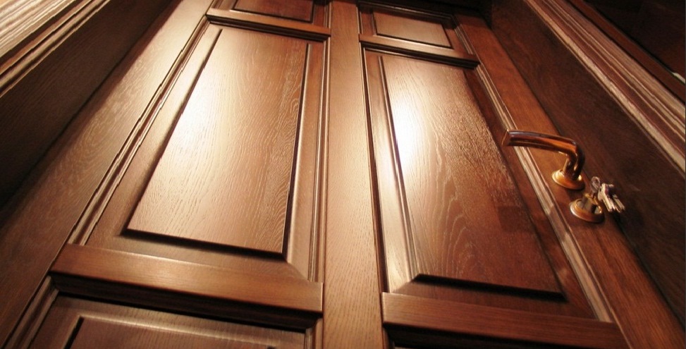 Interior doors made of oak