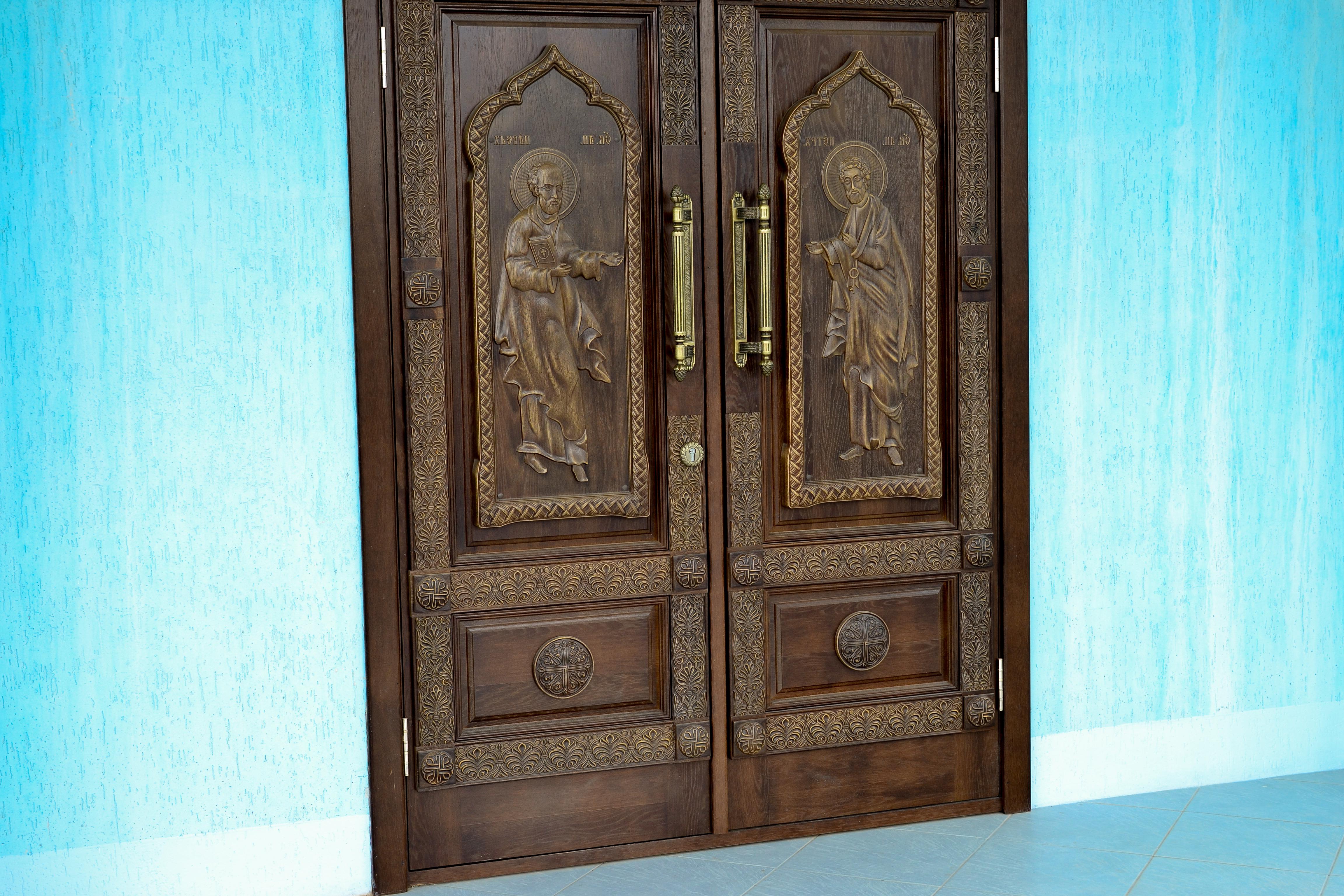 Wooden oak doors antiqued