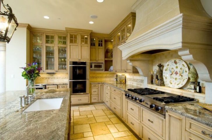 Italian Kitchen Decor 728x483 - Italian Kitchen Decor - the charm of tradition