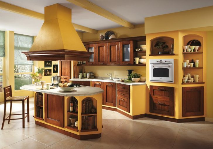 Italian kitchen orange and yellow colors in the interior decoration 728x511 - Italian Kitchen Decor - the charm of tradition