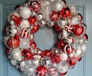 Wreath from Christmas balls