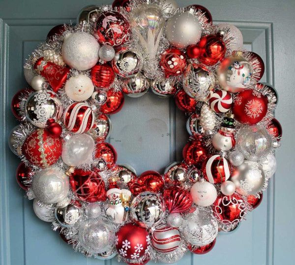 Wreath from Christmas balls