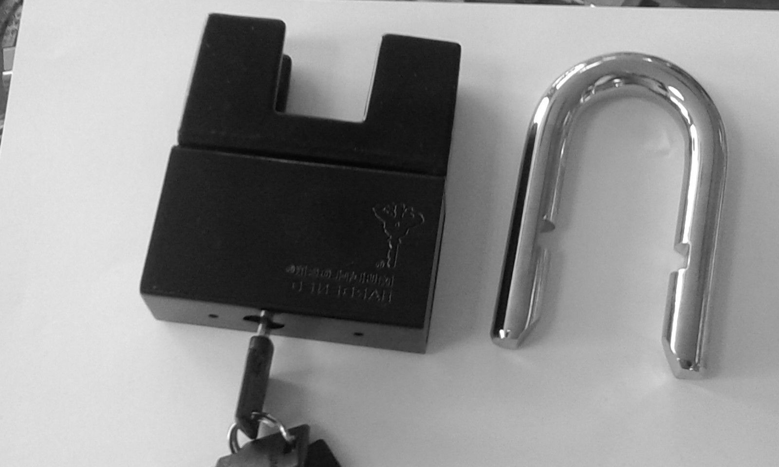 Heavy duty padlock