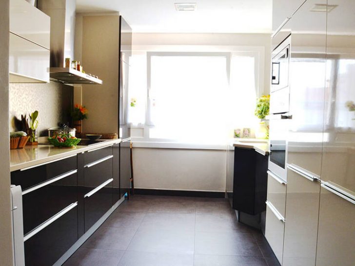 Kitchen High Tech Style Ideas Golden shades make any high tech interior magnificent 728x546 - High-Tech Kitchen