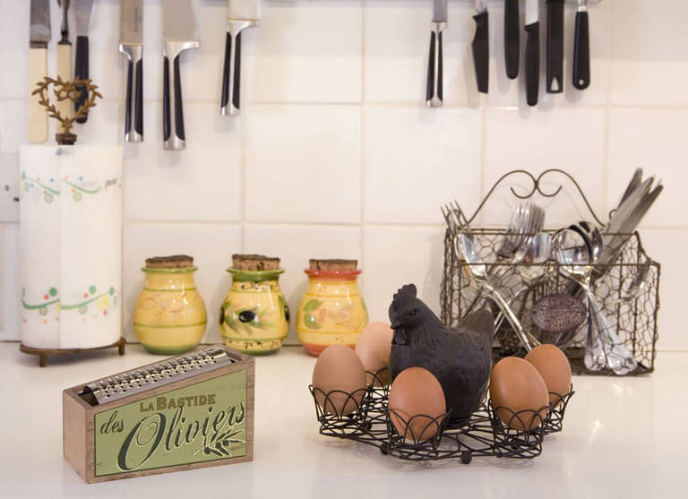 Kitchen country style decor – chicken – egg stand.