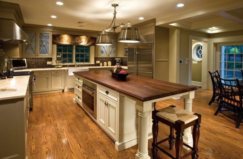Laminate flooring in the kitchen of country style