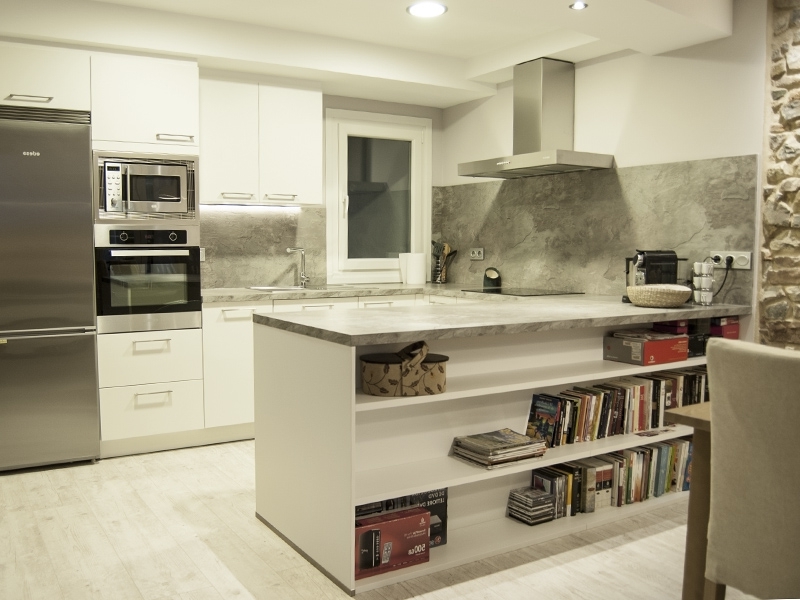 Modern Hi Tech Kitchen – The white-gray interior creates a sense of spaciousness