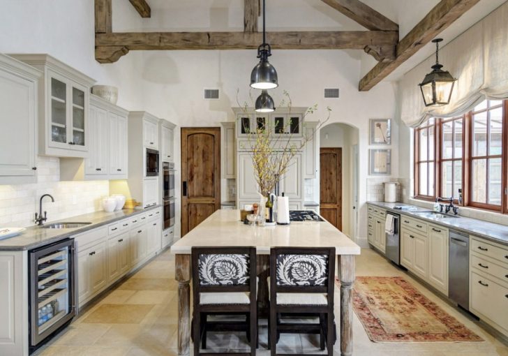Whitewashed ceiling in the country style kitchen 728x510 - Country-Style Kitchens